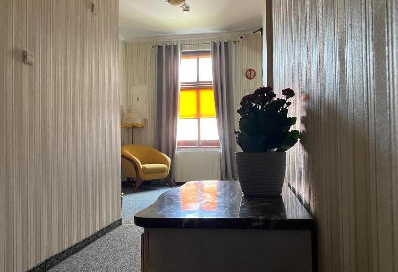 호텔 I Restauracja Castle