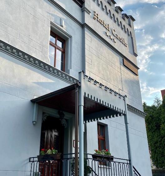 호텔 I Restauracja Castle