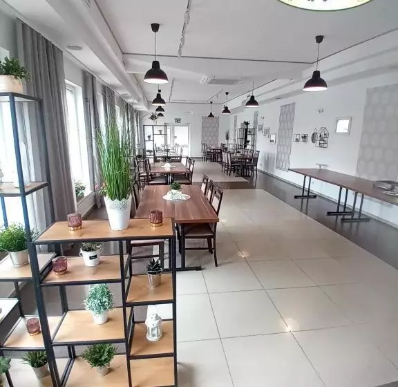 Hotelli Dom Weselny Zielony Zakątek