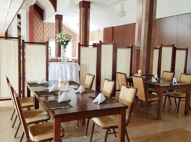 בית מלון כפרי Dwor Choiny