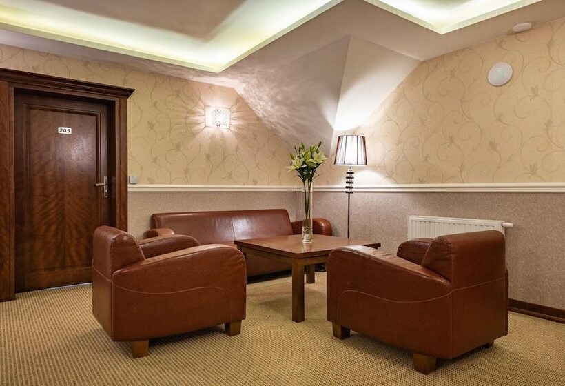 בית מלון כפרי Dwor Choiny