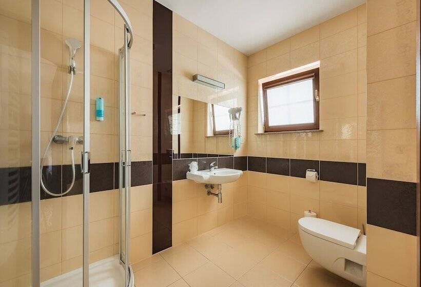 בית מלון כפרי Dwor Choiny