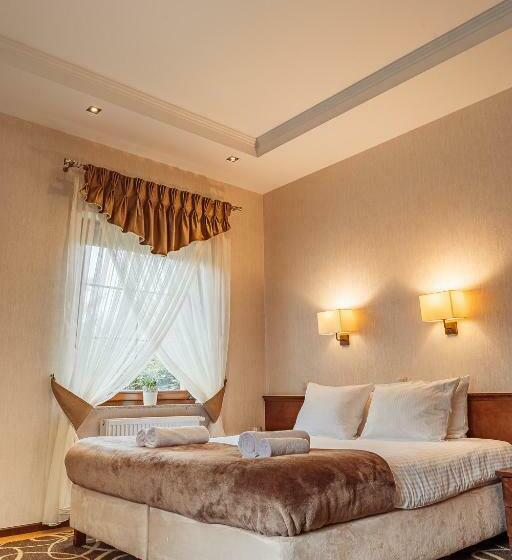 בית מלון כפרי Dwor Choiny