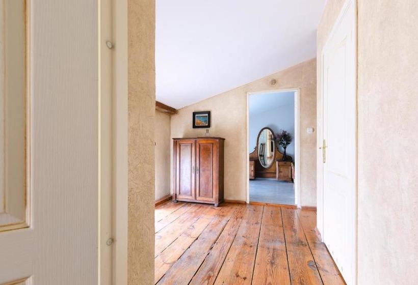 فندق Dwãƒæ’ã‚â³r Podstolice