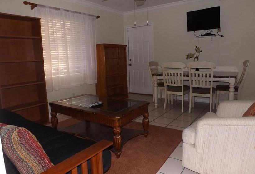 فندق Eamon James Apartments & Suites