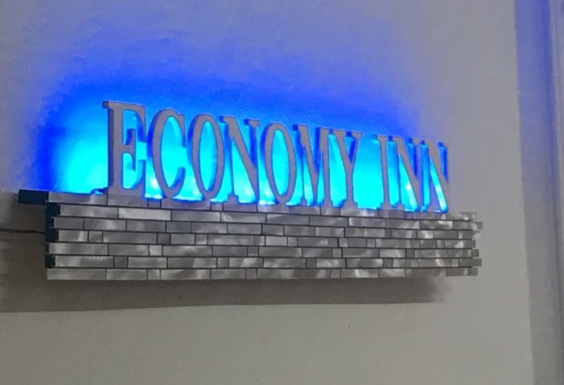 酒店 Economy Inn