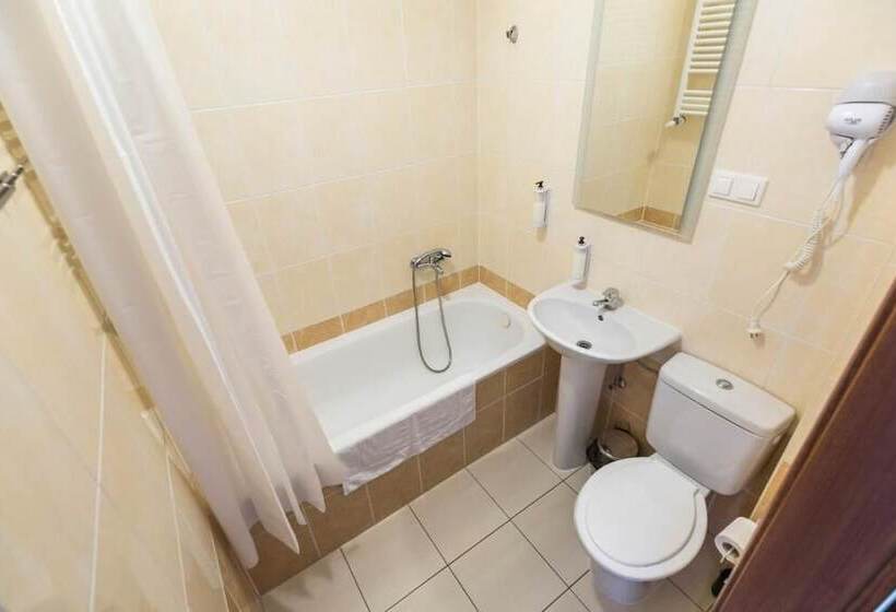 בית מלון כפרי End