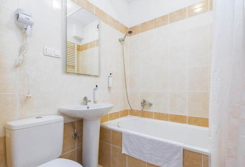 בית מלון כפרי End