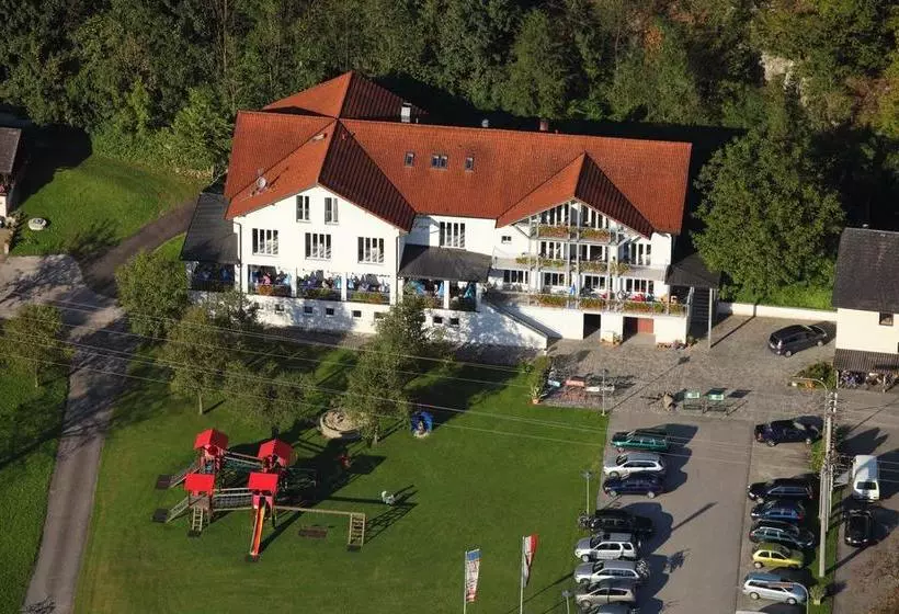Hotelli Gasthof Pension Luger
