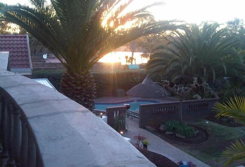 Hotel Homestead Lake Cottage