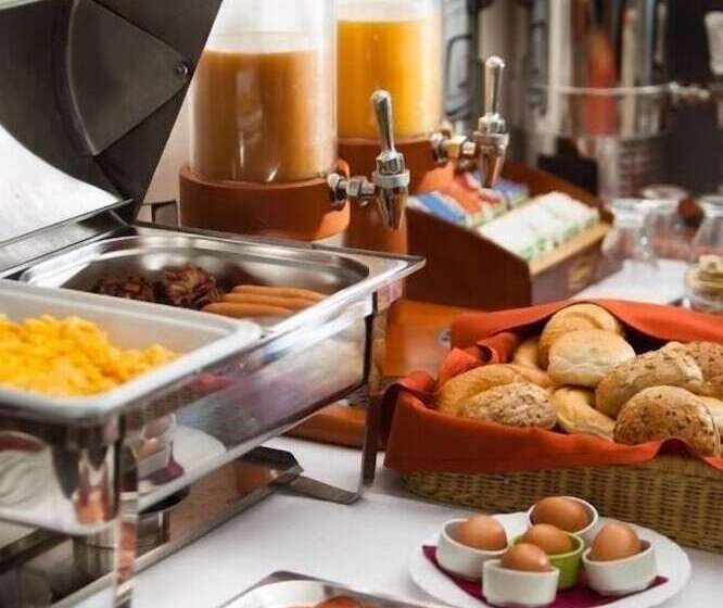 Jade Hotel Ezüsthíd