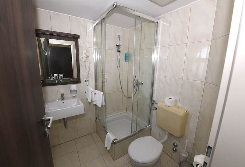 Jade Hotel Ezüsthíd