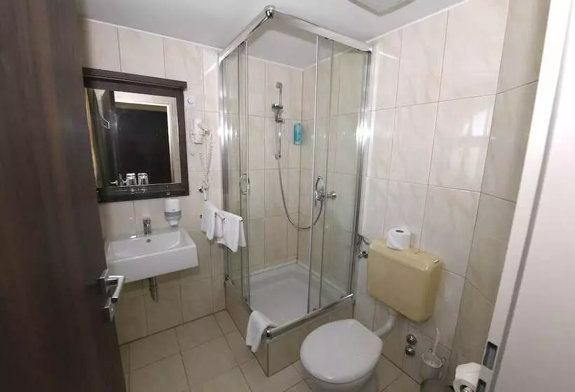 Jade Hotel Ezüsthíd