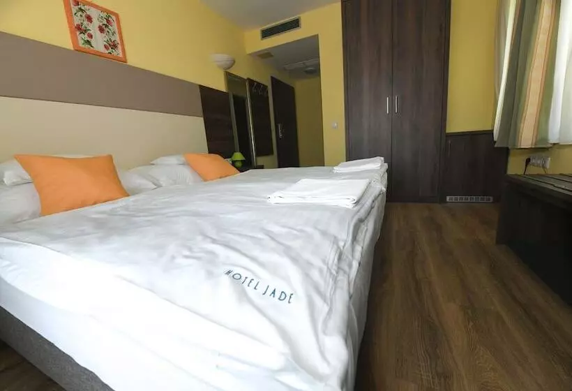 Jade Hotel Ezüsthíd