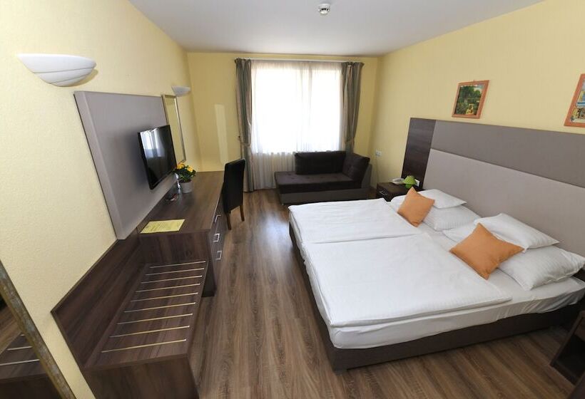 Jade Hotel Ezüsthíd