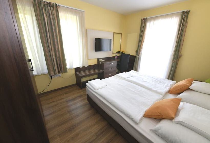 Jade Hotel Ezüsthíd