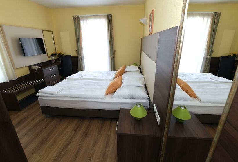 Jade Hotel Ezüsthíd