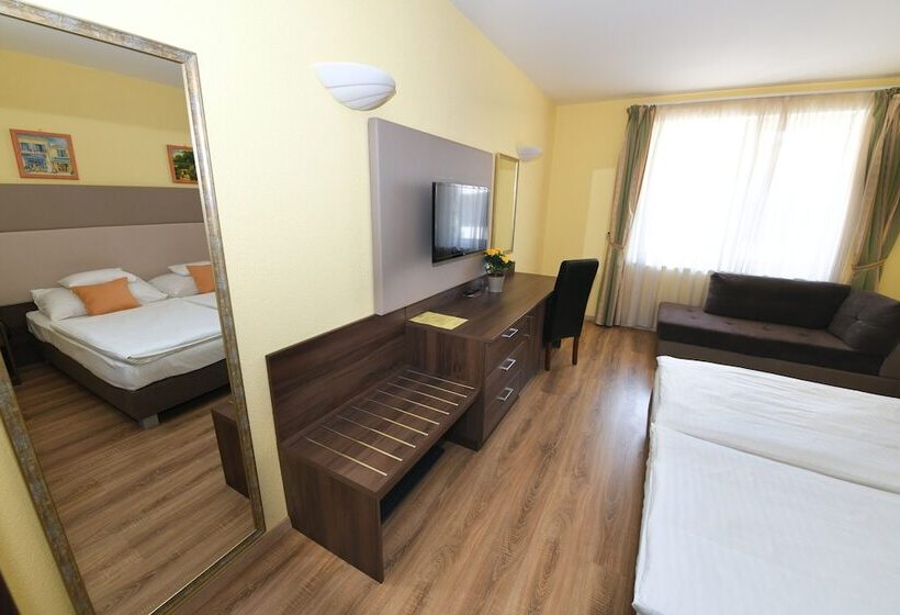 Jade Hotel Ezüsthíd