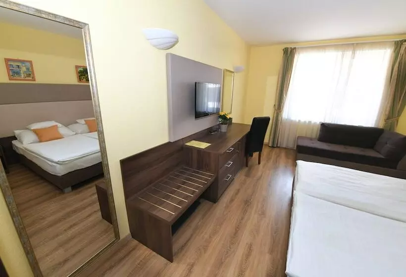 Jade Hotel Ezüsthíd