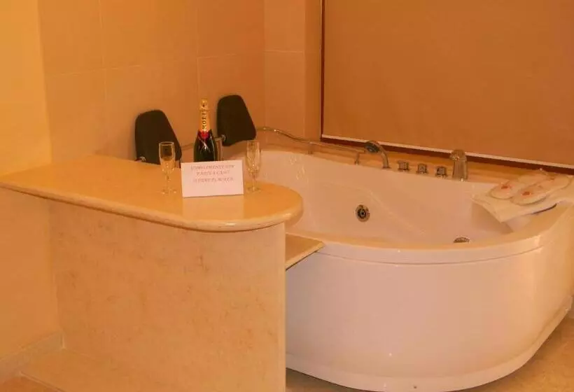 Hotel La Scoica Land