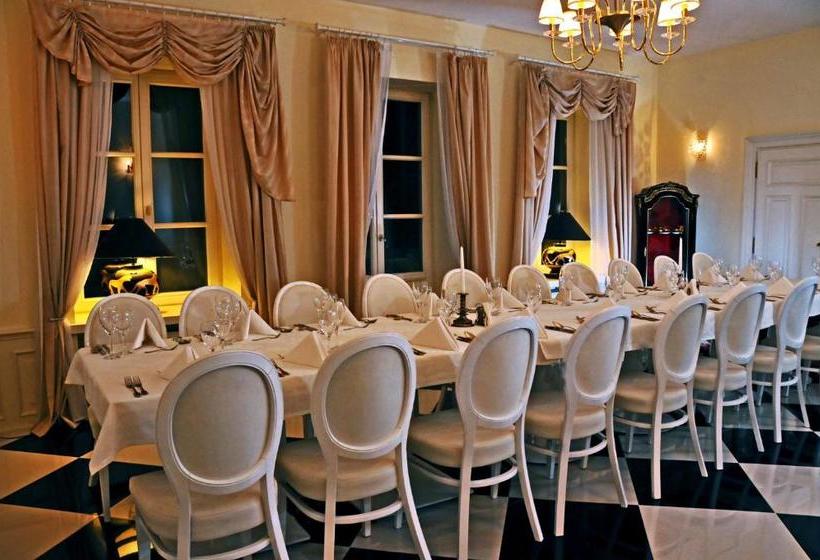 בית מלון כפרי Palac Zakow