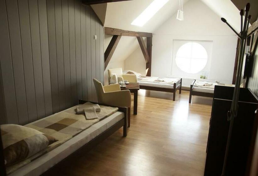 בית מלון כפרי Pałacyk W Pakości