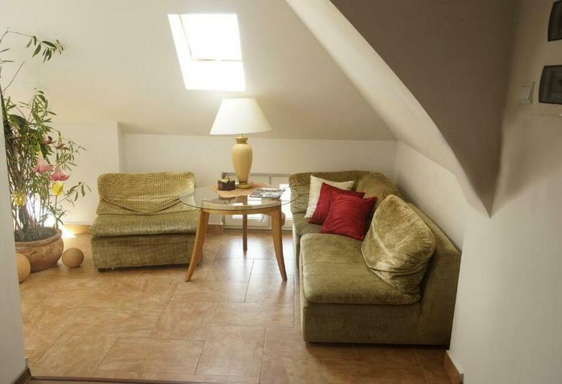 בית מלון כפרי Pałacyk W Pakości