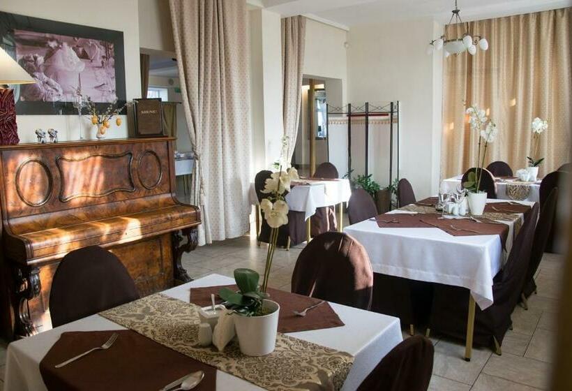 בית מלון כפרי Pałacyk W Pakości