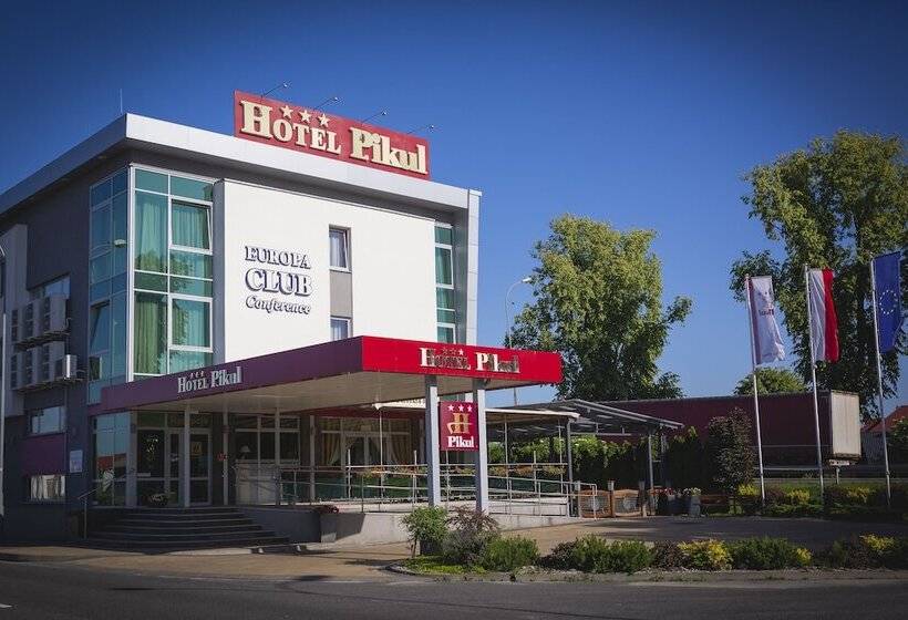 ホテル Pikul