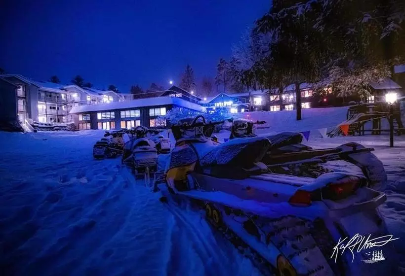 هتل The Beacons Of Minocqua