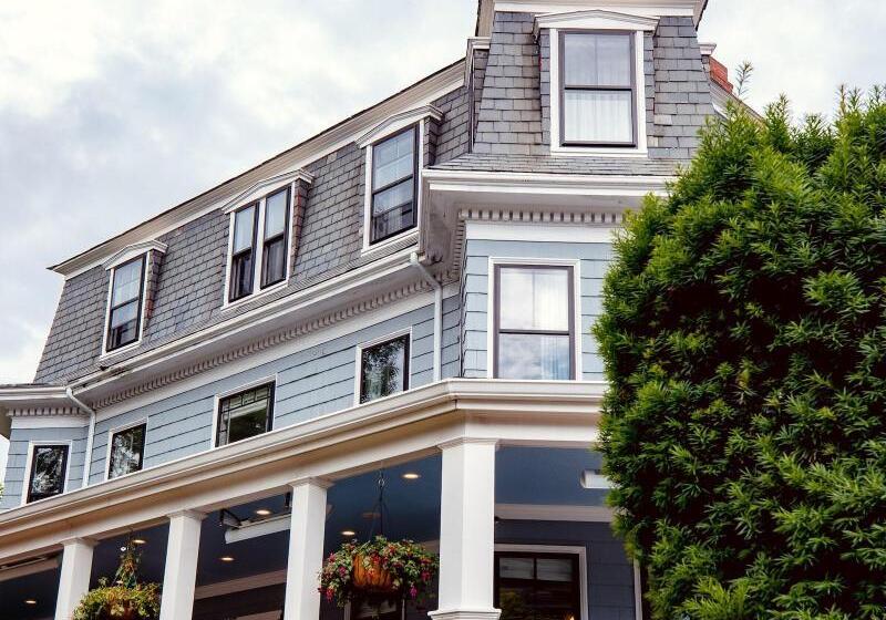 בית מלון כפרי The Inn At Hastings Park, Relais & Chateaux