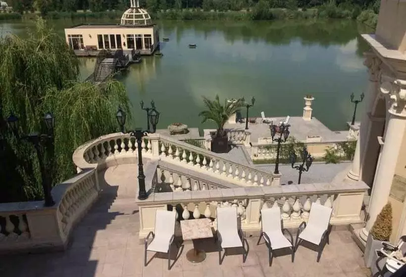 Hotelli Venecia Palace