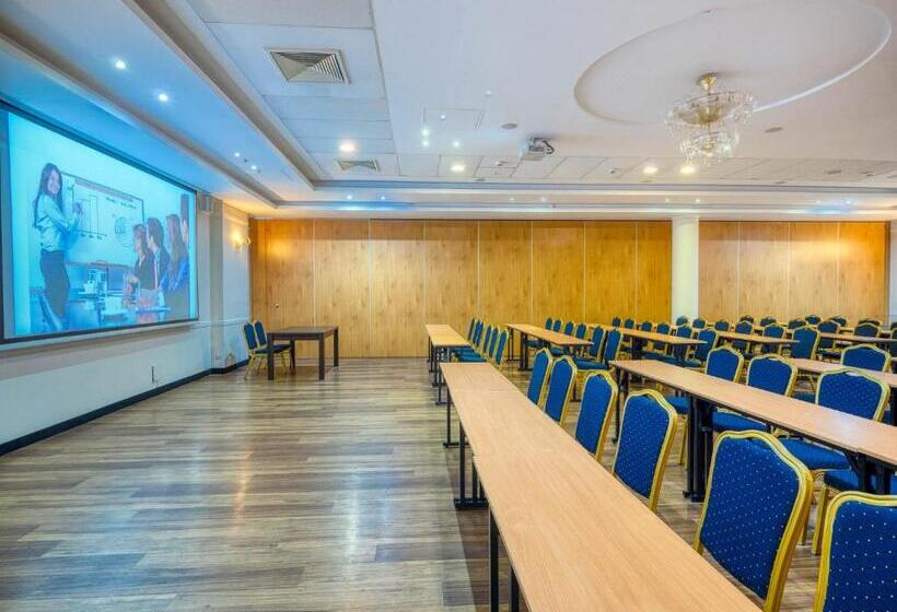 Отель Villa Verde Congress & Spa