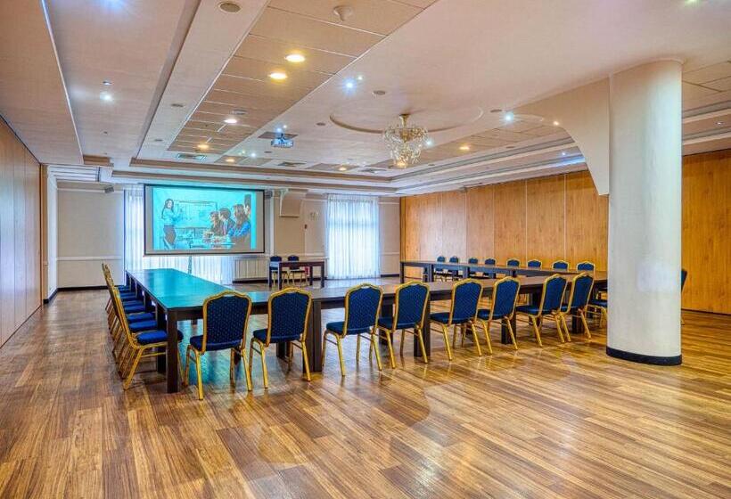 Отель Villa Verde Congress & Spa