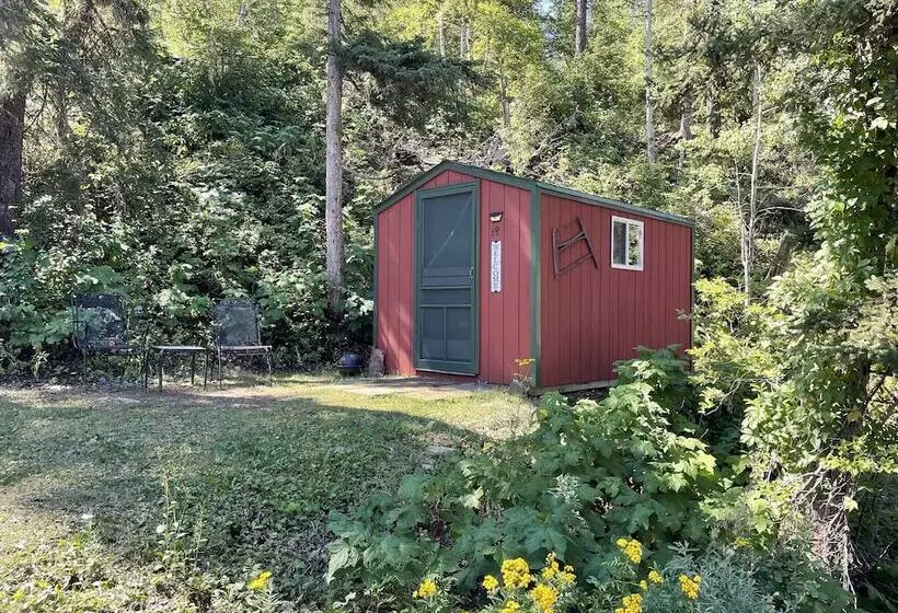 ホテル Whitetail Creek Camping Resort