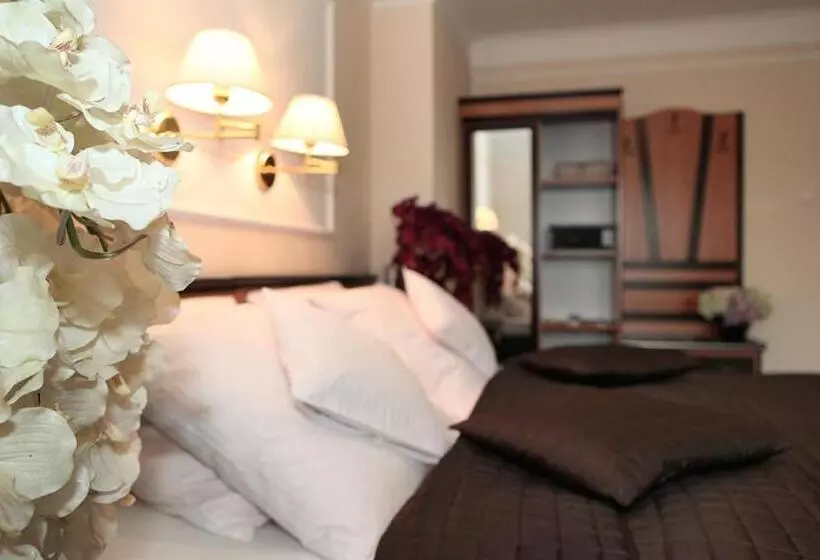 ホテル Wzgórze Toskanii Conferences & Restaurant