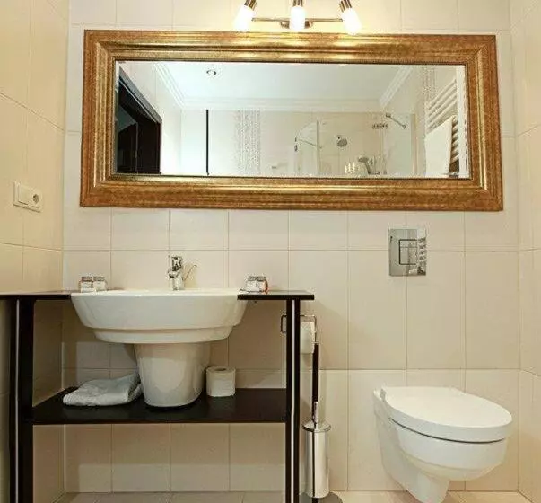 ホテル Wzgórze Toskanii Conferences & Restaurant