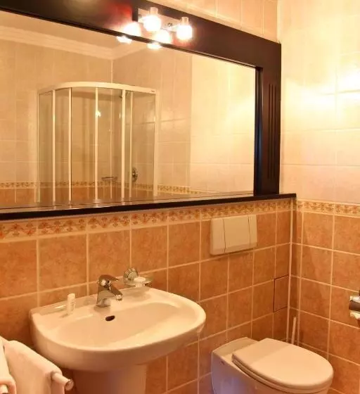 ホテル Wzgórze Toskanii Conferences & Restaurant