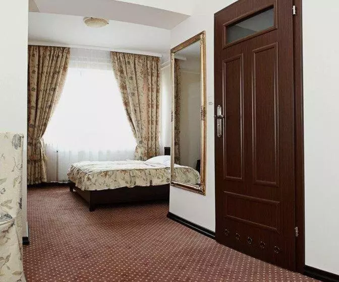 ホテル Wzgórze Toskanii Conferences & Restaurant