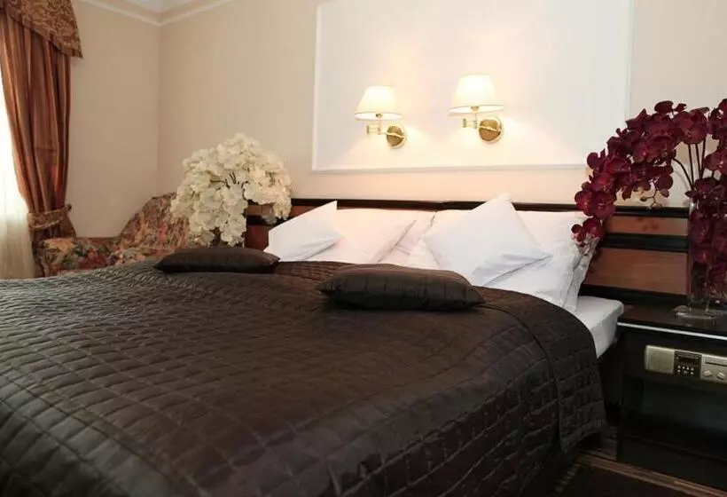 ホテル Wzgórze Toskanii Conferences & Restaurant