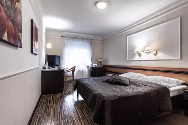 ホテル Wzgórze Toskanii Conferences & Restaurant