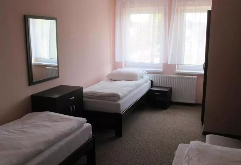 Hotelli Dom Weselny Zielony Zakątek