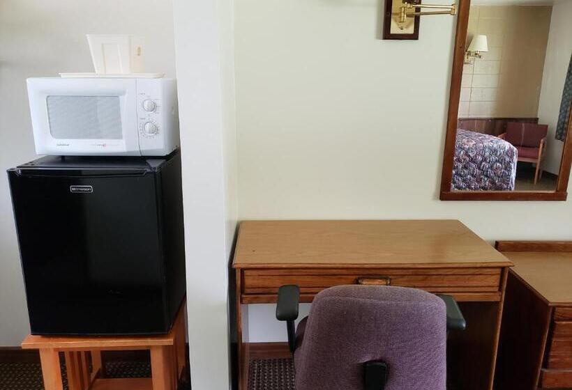 Spinning Wheel Motel