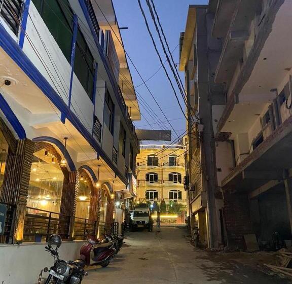 هتل Ananta Inn By Wb Inn