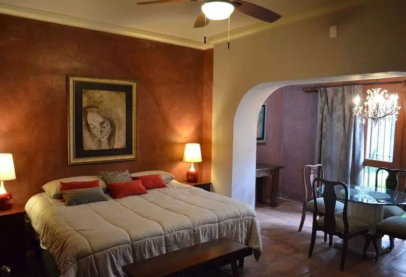 هتل Art Gallery Casona De Los Milagros