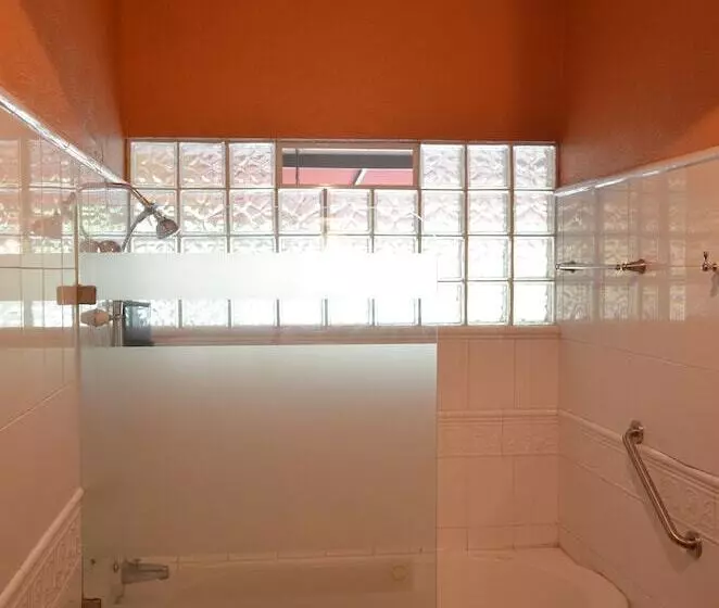 هتل Art Gallery Casona De Los Milagros