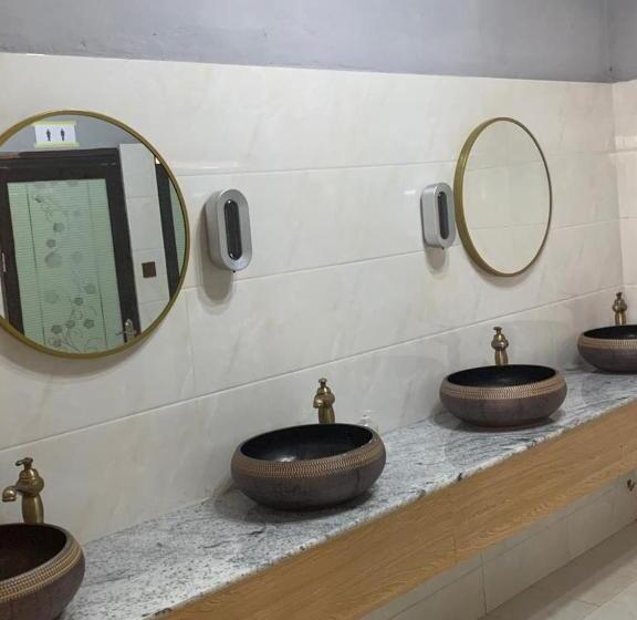 هتل Divine Grace Residence Inn