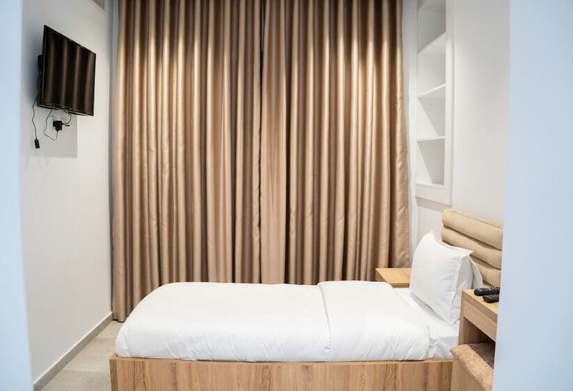 בית מלון כפרי Hôtel Suisse Tunis