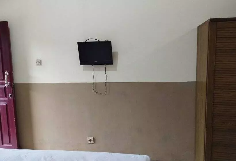 ホテル Oyo Life 93265 Kos Cendana Seruni Raya