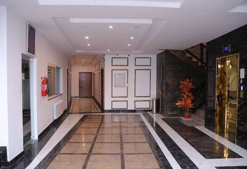 هتل Regal Residency